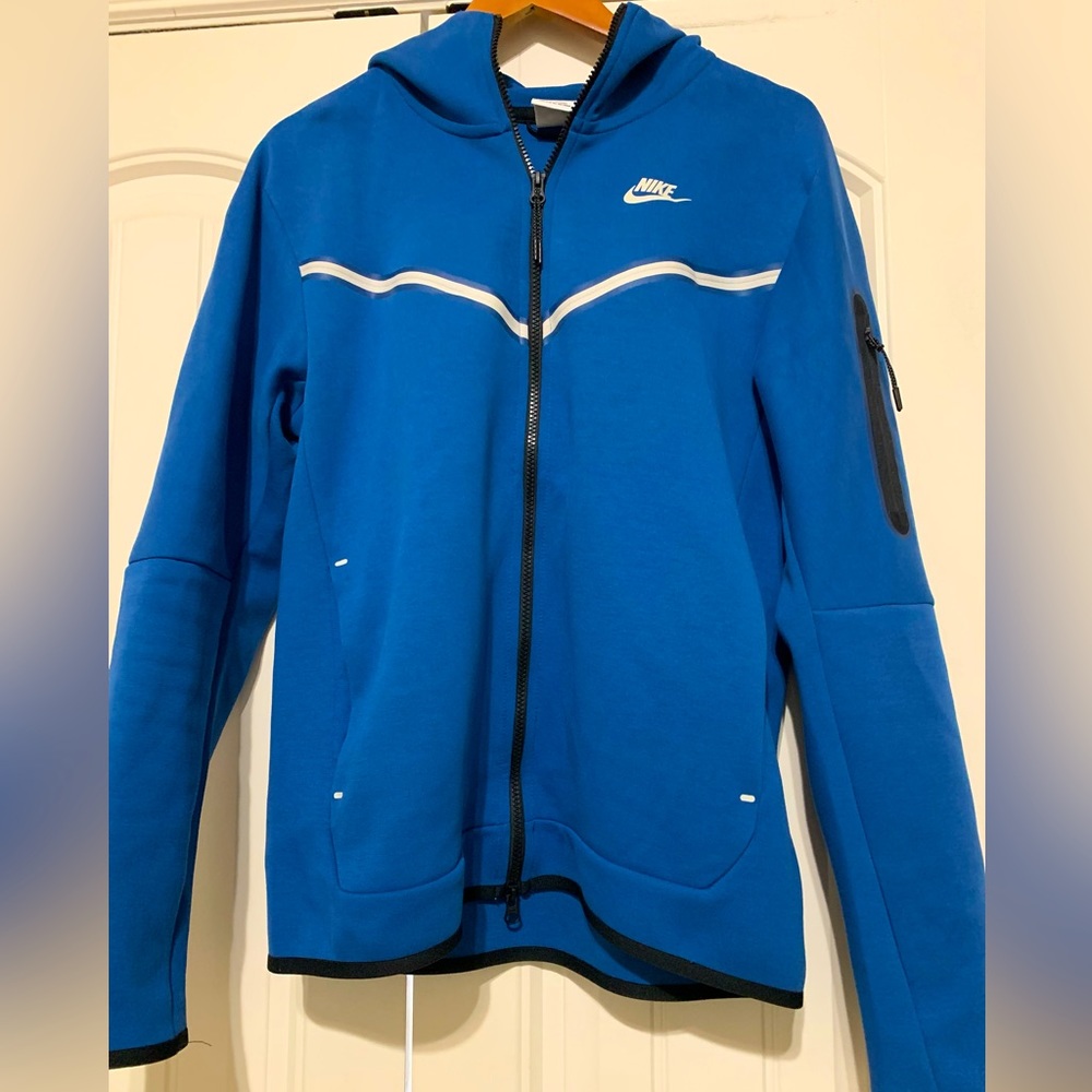 Nike Tech fleece -great condition- gently used
